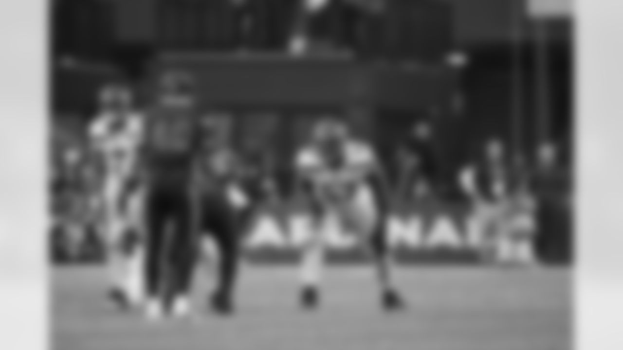 Seahawks tackle Charles Cross (67) at the Week 14 matchup against the Arizona Cardinals at State Farm Stadium on Sunday, December 8, 2024.