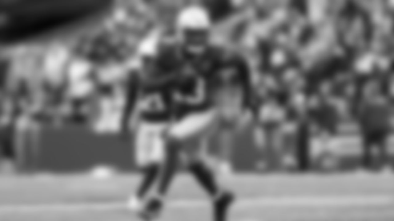 Seahawks linebacker Ernest Jones IV (13) vs. the Minnesota Vikings in Week 13.