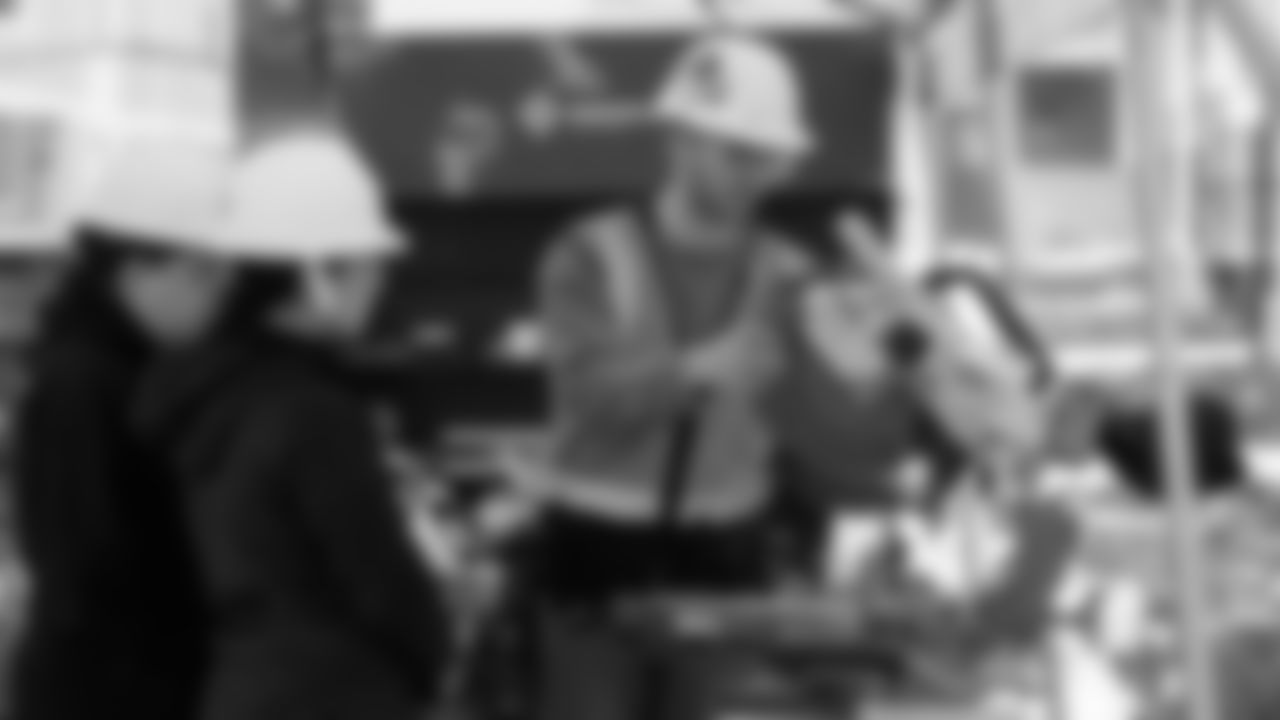 In recognition of Salute to Service Month, the Seahawks and Starbucks joined forces to learn, share, and build together to help provide affordable, stable housing to Veterans in our community.