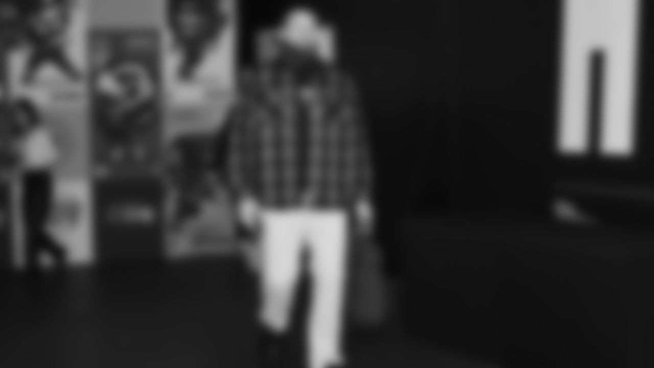 Seahawks tight end Nick Kallerup (89) arrived at Lumen Field for the Week 16 matchup vs. the L.A. Rams.