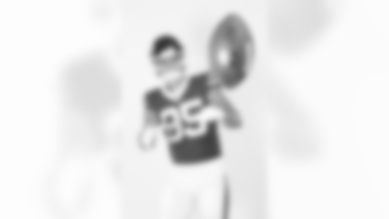 New York Jets tight end Mason Taylor (85) poses for a portrait during the NFLPA Rookie Premiere on Saturday, May 17, 2025 in Thousand Oaks, Calif. (Ben Liebenberg/NFL)
