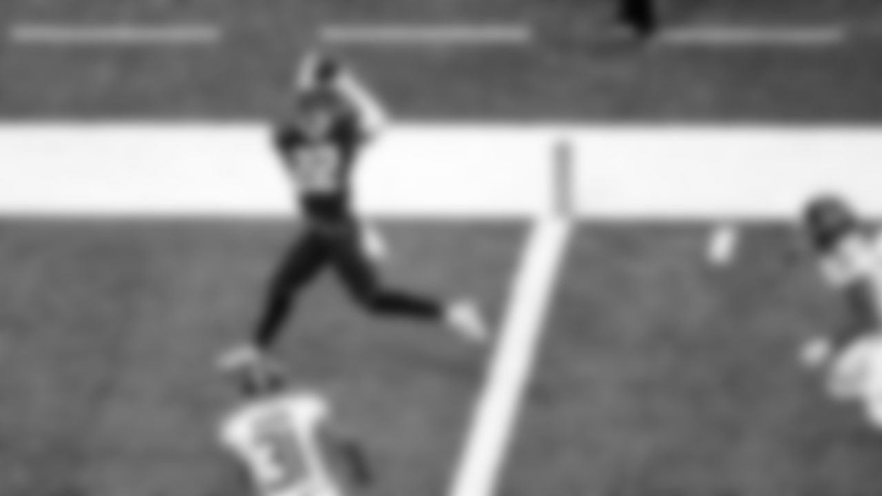 New Orleans Saints wide receiver Rashid Shaheed (22) makes a reception to score a touchdown in front of Tennessee Titans safety Kevin Byard (31) during an NFL football game, Sunday, Sep. 10, 2023, in New Orleans. (AP Photo/Tyler Kaufman)