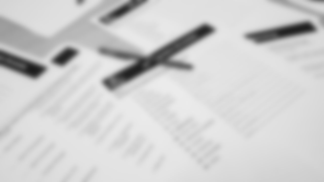 Seahawks Legend Garry Gilliam and Seahawks Dancers surprised teens at the Lake Hills Boys & Girls Club for a fun afternoon of Seahawks activities and crafting. One lucky winner also went home with two tickets to the Divisional Playoff game!