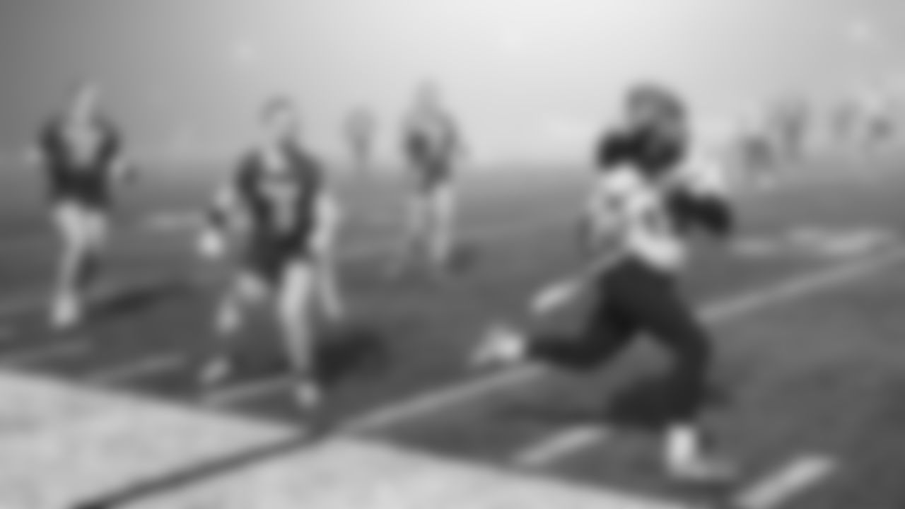 The Seahawks visited Tahoma High School on Tuesday, January 13, 2026 with Seahawks Legend Orlando Huff for the last Girls Flag Takeover of the season featuring the varsity game between Todd Beamer High School vs. Tahoma High School.