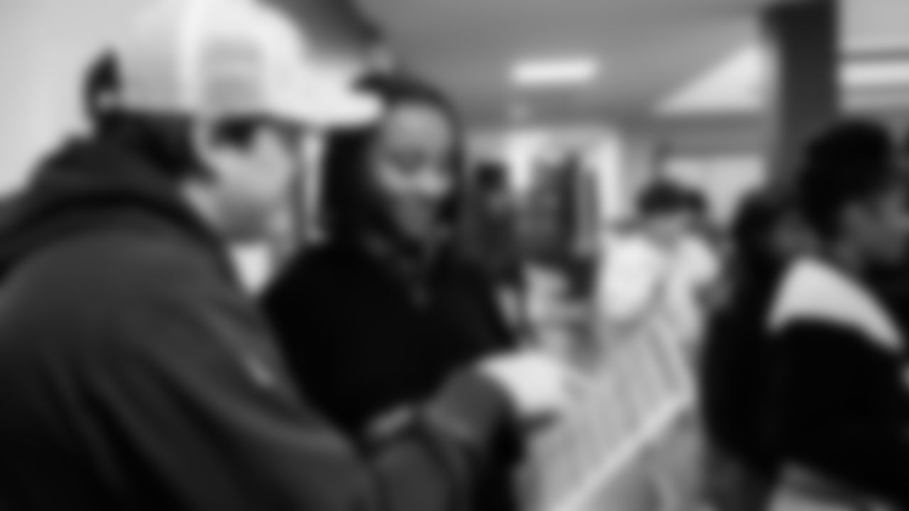 Seahawks Legend Garry Gilliam and Seahawks Dancers surprised teens at the Lake Hills Boys & Girls Club for a fun afternoon of Seahawks activities and crafting. One lucky winner also went home with two tickets to the Divisional Playoff game!