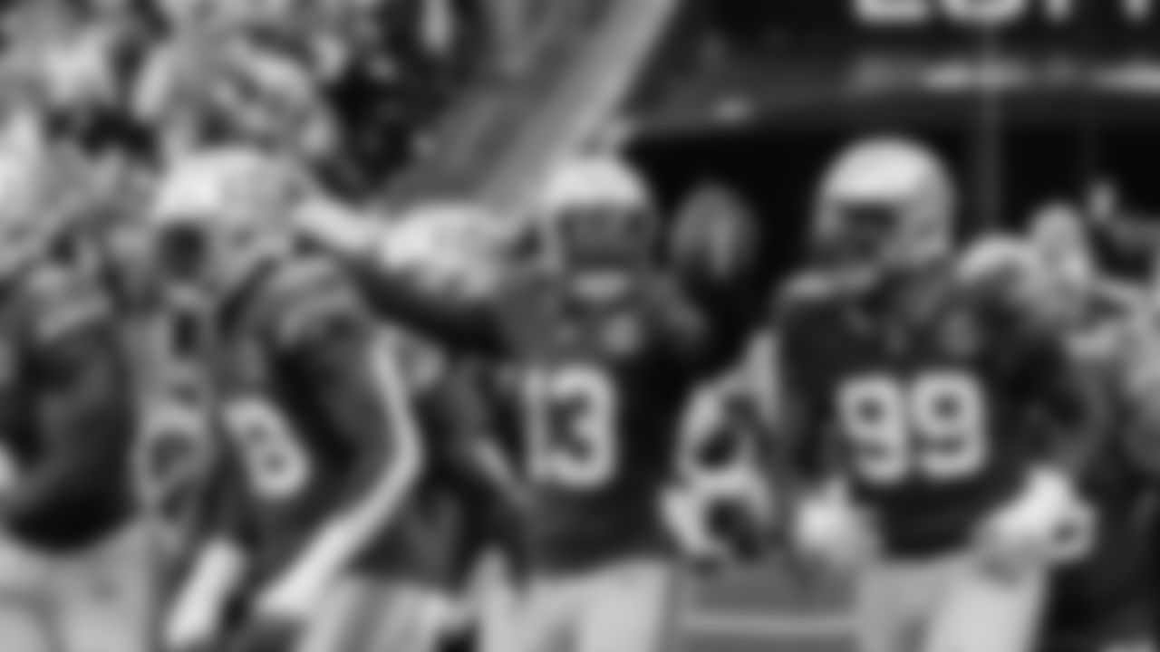 Seahawks linebacker Ernest Jones IV (13) vs. the Minnesota Vikings in Week 13.