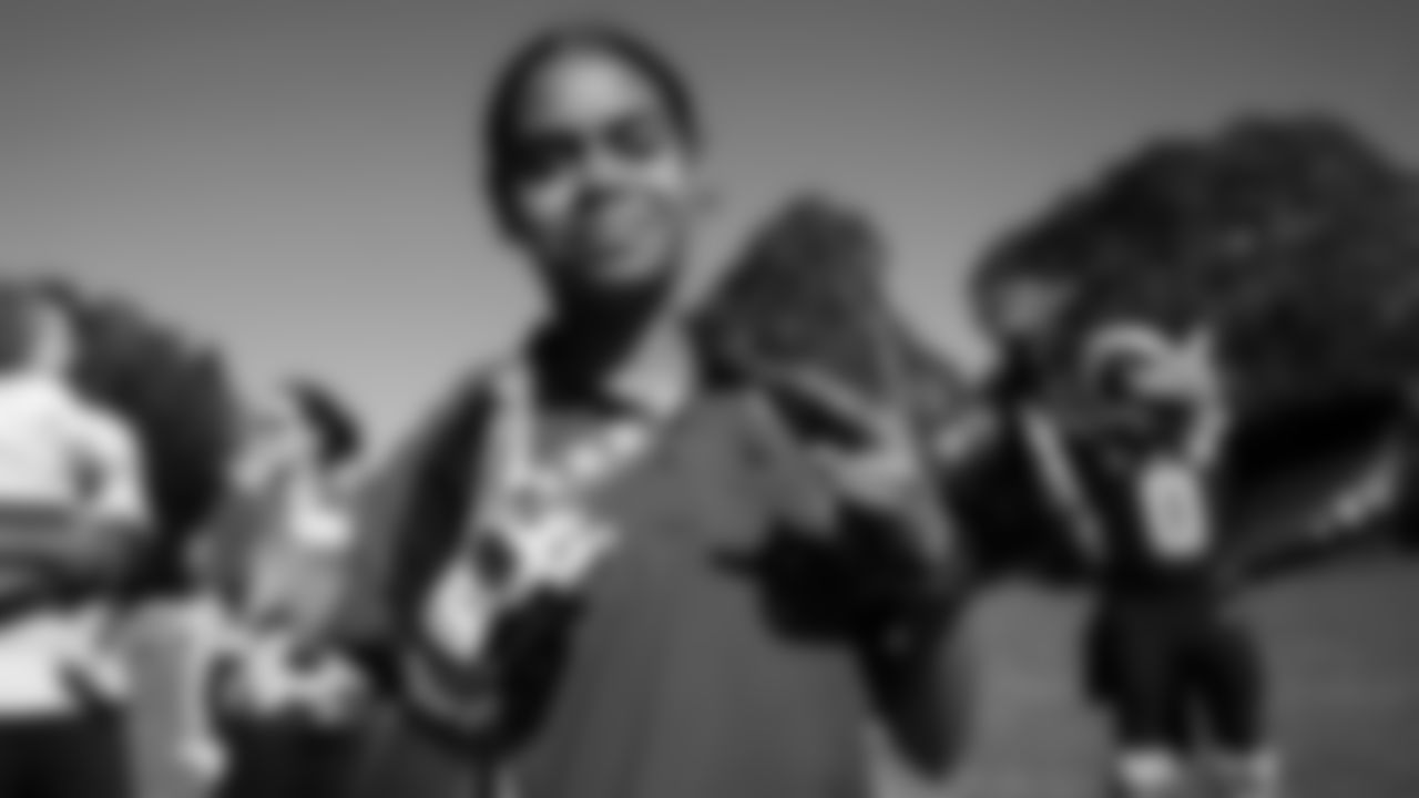 During a visit to Australia, Seahawks Legend Cliff Avril and Blitz stopped by the Kurranulla Aboriginal Corporation Community Center to play flag football and rugby alongside the Cronulla Sharks.