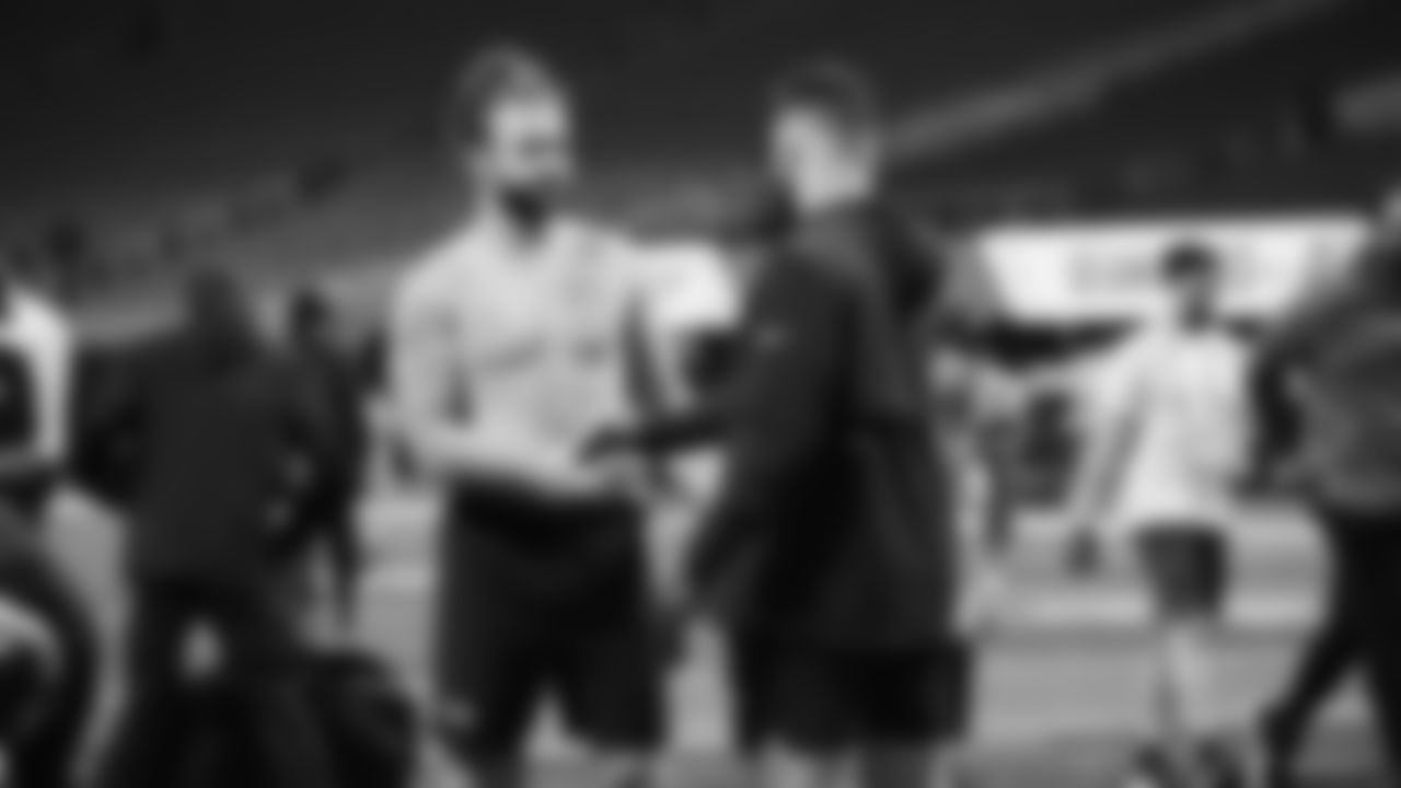 Seahawks fullback Robbie Ouzts (40) warms up at Mercedes-Benz Stadium for the Week 14 matchup vs. the Atlanta Falcons.