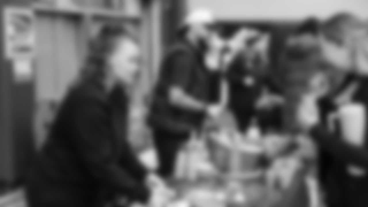 Hosted in partnership with DEI, Seahawks Women's Association and SOAR Women's Employee Resource Group, the Women's Wellness Event brought together education on women's fertility and overall health, moments for connection and meditation, and onsite vendors raising awareness around wellness and the importance of regular breast exams.