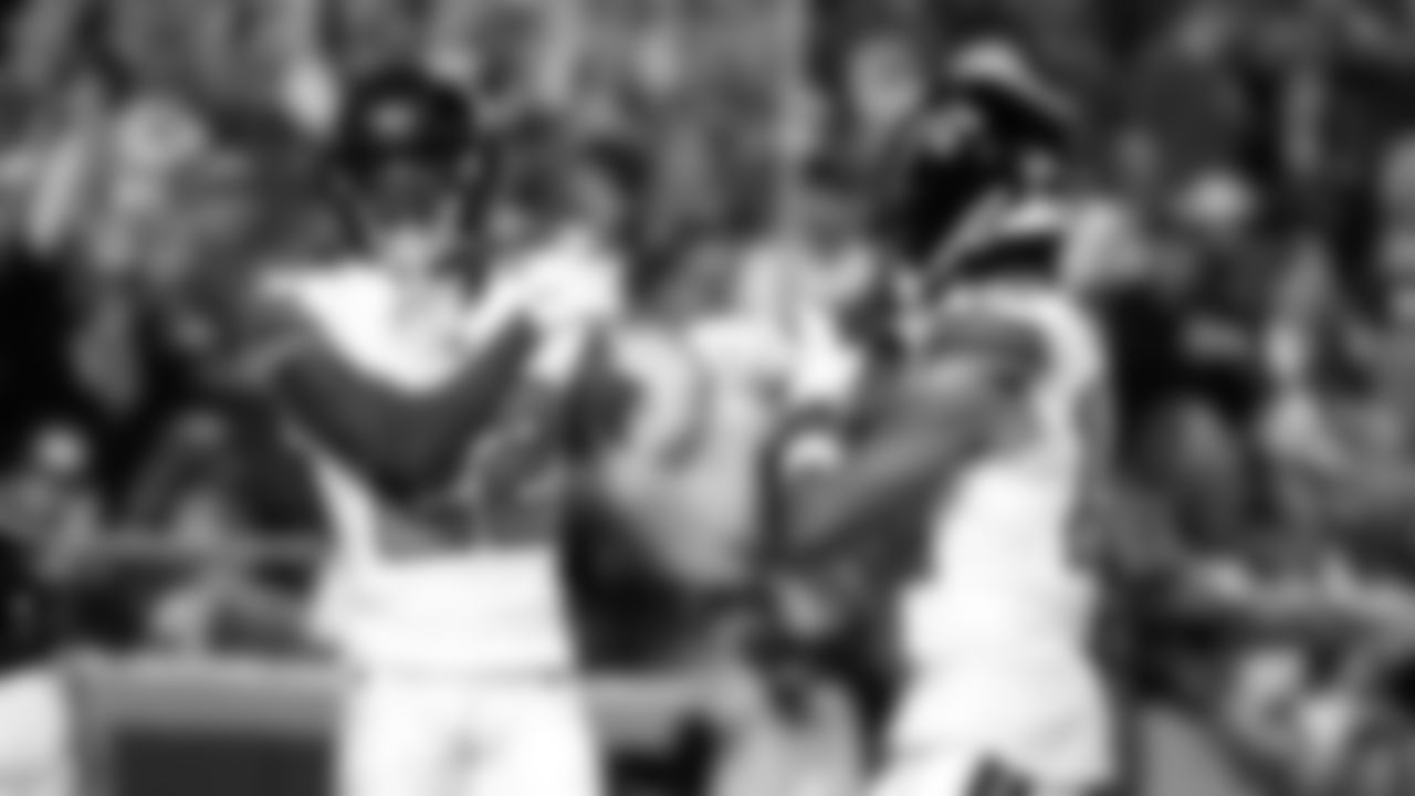 New Orleans Saints Rashid Shaheed, left, is congratulated by wide receiver Chris Olave after scoring during the first half of an NFL football game against the Kansas City Chiefs Monday, Oct. 7, 2024, in Kansas City, Mo. (AP Photo/Ed Zurga)