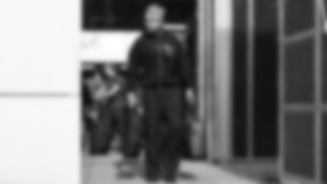 Seahawks safety Coby Bryant (8) departed the team hotel for the Week 18 matchup vs. the 49ers at Levi's Stadium.