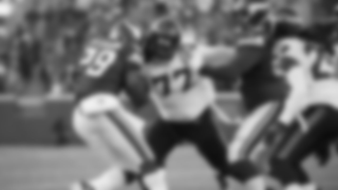 DE Michael Bennett 2013-2017
