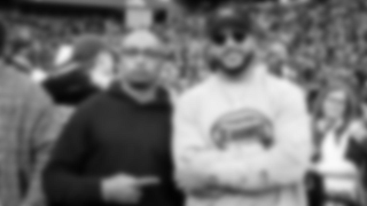 Receivers Doug Baldwin and Jermaine Kearse were just some of the large contingent of Seahawks Legends on hand to watch their team pursue a spot in next month's Super Bowl LX.