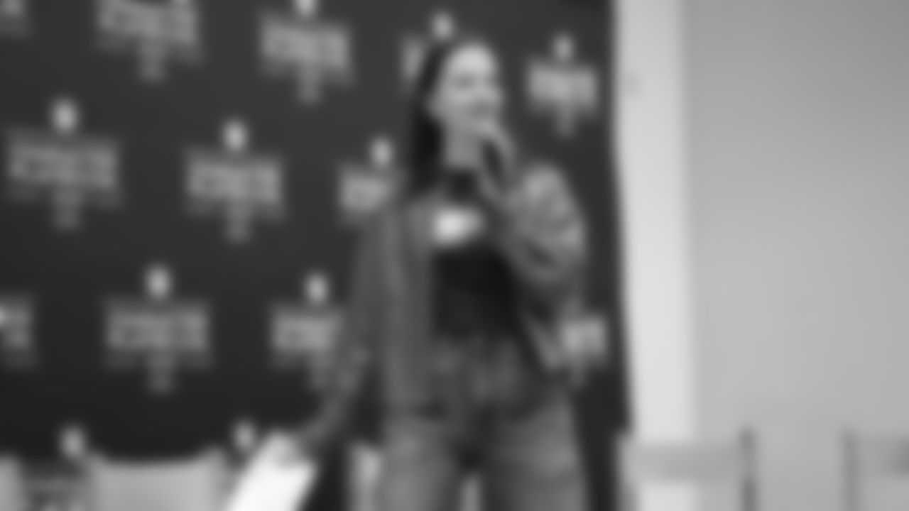 The Seahawks teamed up with EVERFI for a morning learning about mental health with students at Showalter Middle School on October 30, 2025.