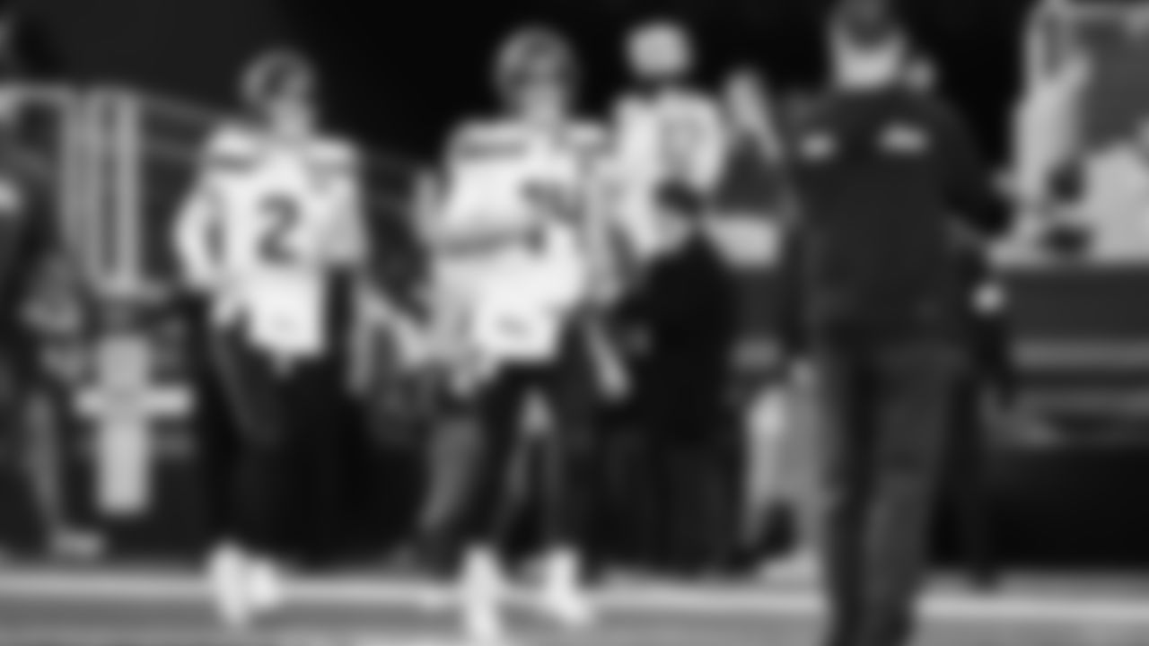 Seahawks quarterback Sam Darnold (14) warms up at Levi's Stadium for the Week 18 matchup vs. the 49ers.