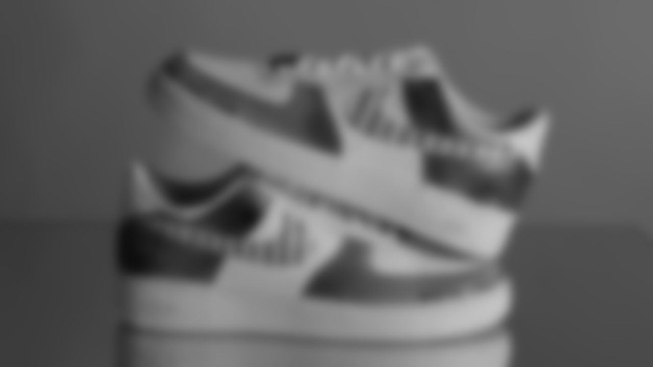 Seahawks Legend Walter Jones - Impacting 50 Communities