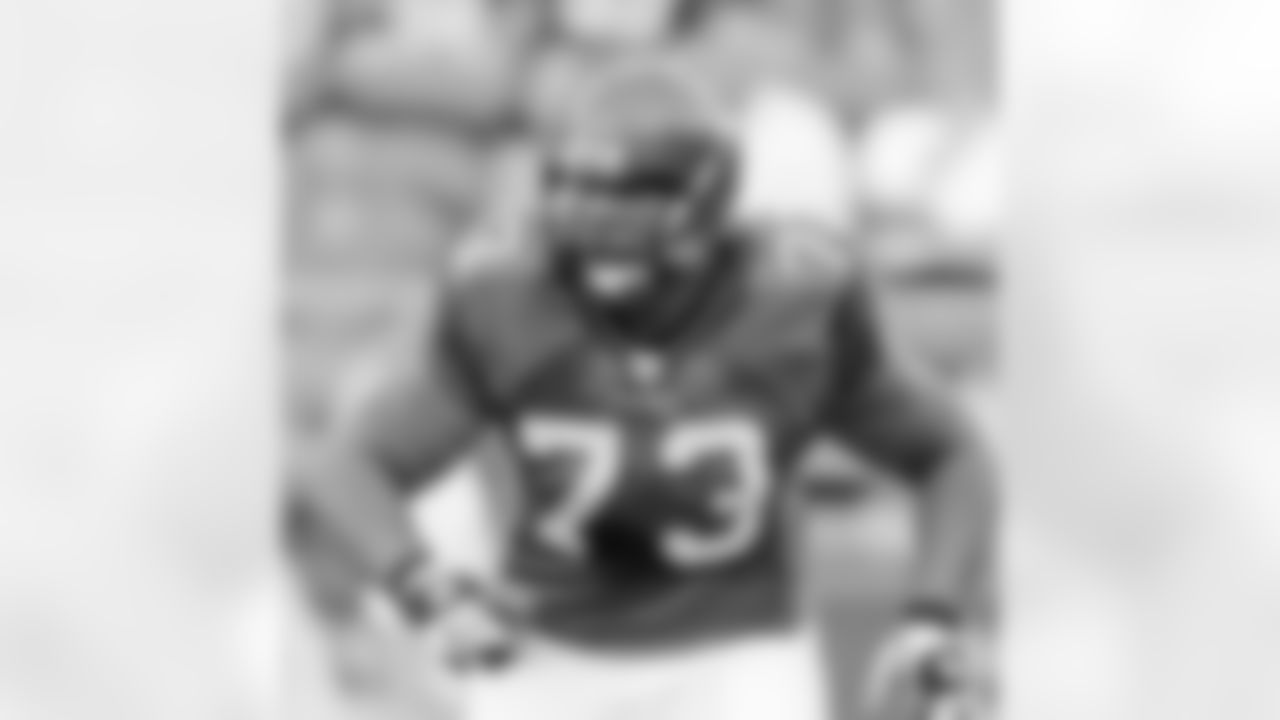 The Seahawks drafted Hawaii tackle Wayne Hunter with the 73rd overall pick in the 3rd round of the 2003 NFL Draft.