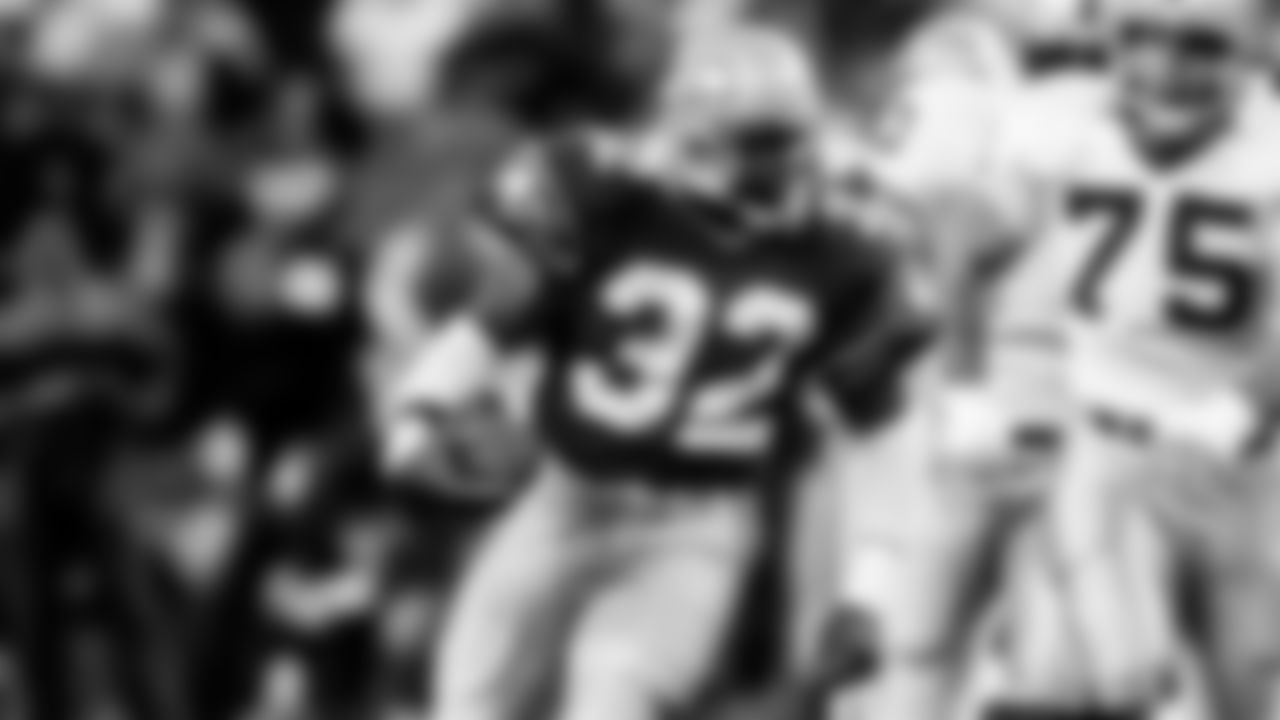 FB John L. Williams (32)