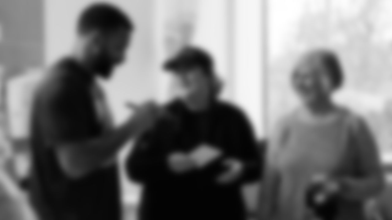 Seahawks Safety Julian Love and the Seahawks Dancers brought holiday spirit to Virginia Mason Medical Center's Critical Care Unit, visiting heart surgery patients and sharing encouragement during recovery.