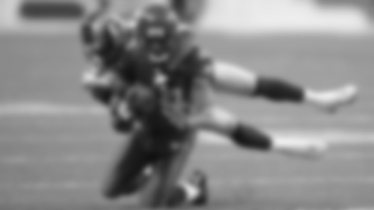 WR Bobby Engram 2001-2008