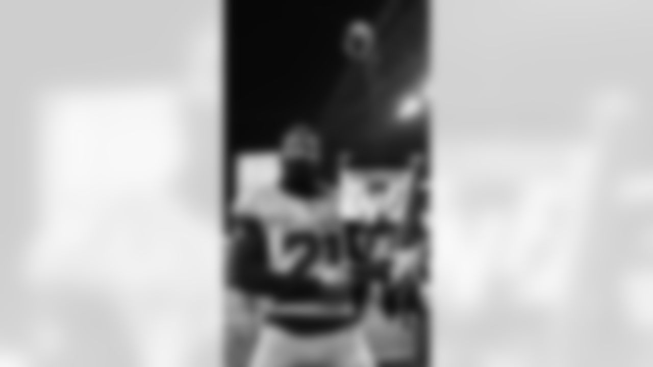 Sam Darnold, Jaxon Smith-Njigba, Devon Witherspoon, and Nick Emmanwori celebrate and talk about the win on Thursday Night Football