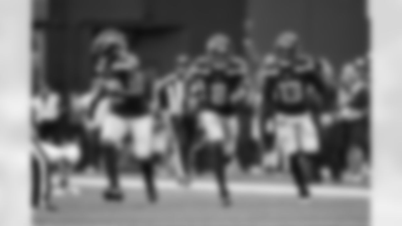Seahawks safety Coby Bryant (8) picked off Cardinals QB Kyler Murray and returned it 69 yards for his first career touchdown in the 16-6 win over the Arizona Cardinals on November 24, 2024 at Lumen Field.