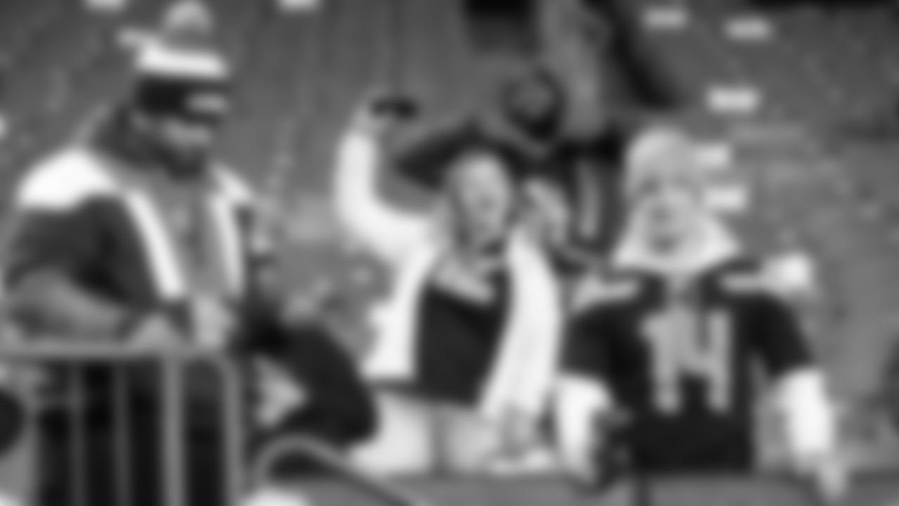 The 12s show up strong, traveling across the country for week 9 at the Commanders on Nov 2, 2025