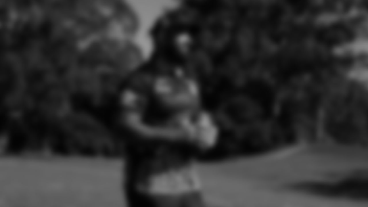 During a visit to Australia, Seahawks Legend Cliff Avril and Blitz stopped by the Kurranulla Aboriginal Corporation Community Center to play flag football and rugby alongside the Cronulla Sharks.