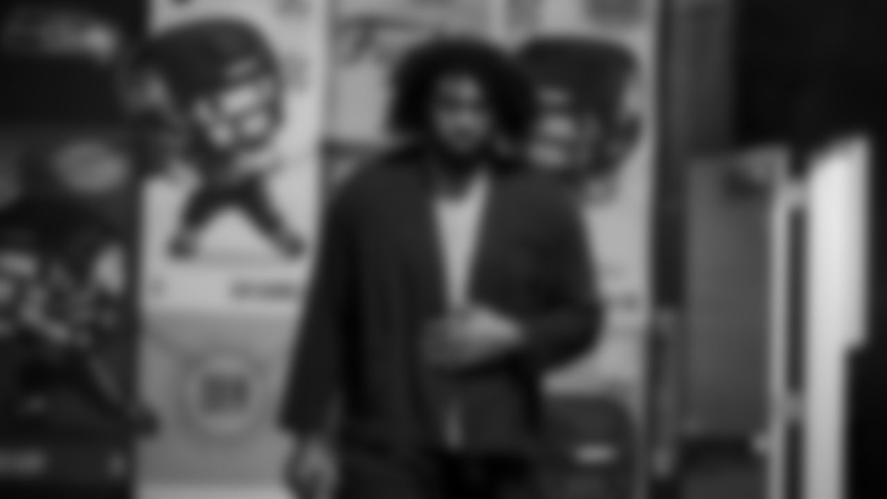 Seahawks defensive end Leonard Williams (99) arrives at Lumen Field for the Week 10 matchup vs. the Arizona Cardinals.