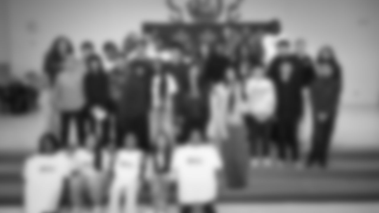 The Seahawks teamed up with EVERFI for a morning learning about mental health with students at Showalter Middle School on October 30, 2025.