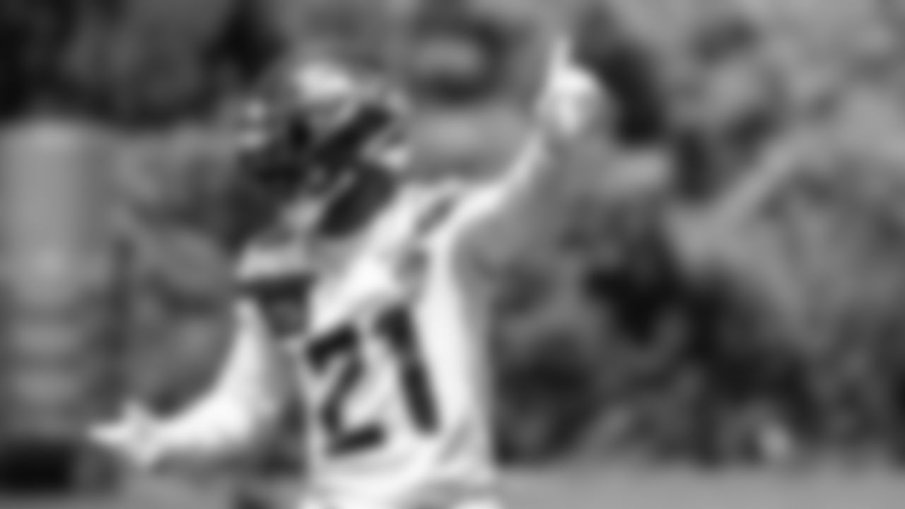 Seahawks cornerback Devon Witherspoon (21) participated in a workout on day one of OTAs on Tuesday, May 27, 2025 at the Virginia Mason Athletic Center.