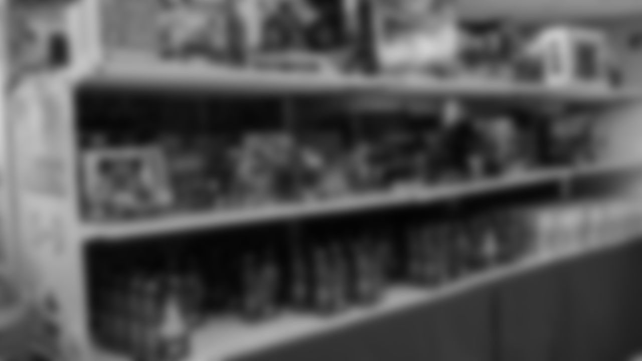 Seahawks Fullback Brady Russell, the Seahawks Dancers, and Blitz spent the day volunteering at Santa's Castle on Joint Base Lewis-McChord to celebrate the holidays and support service members and their families.