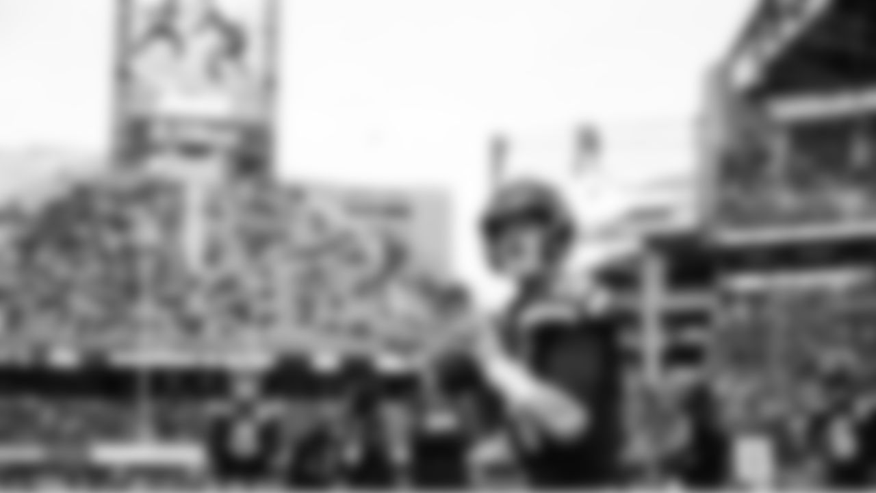 Seahawks quarterback Sam Darnold throws during warmups.