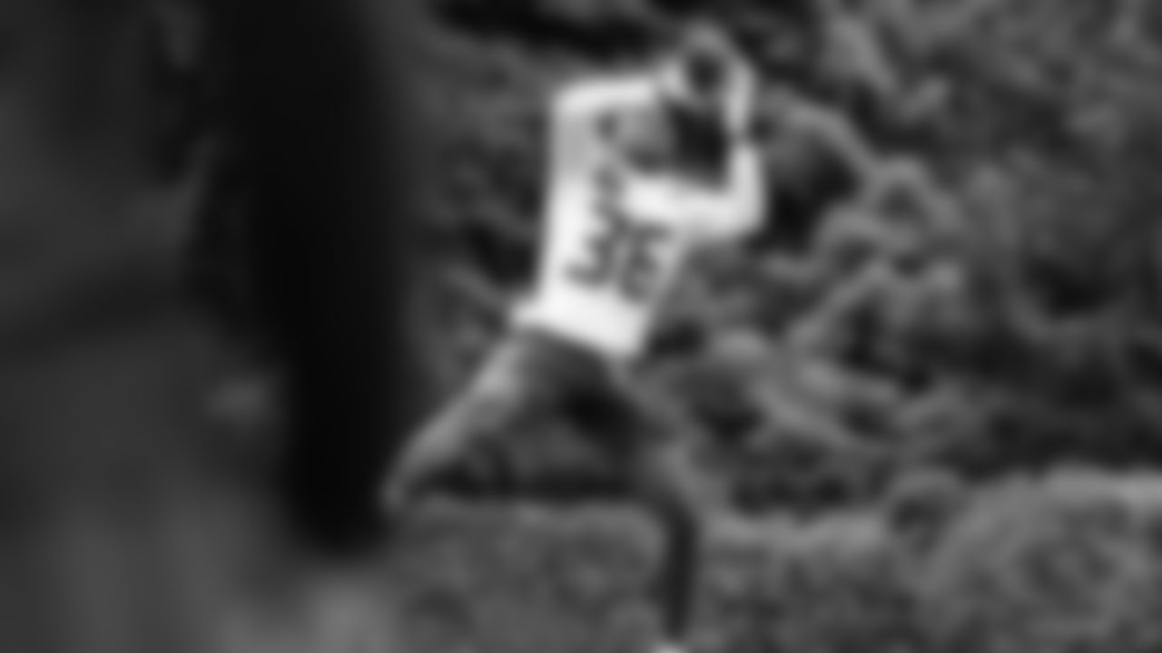 Seahawks cornerback Isas Waxter (36)