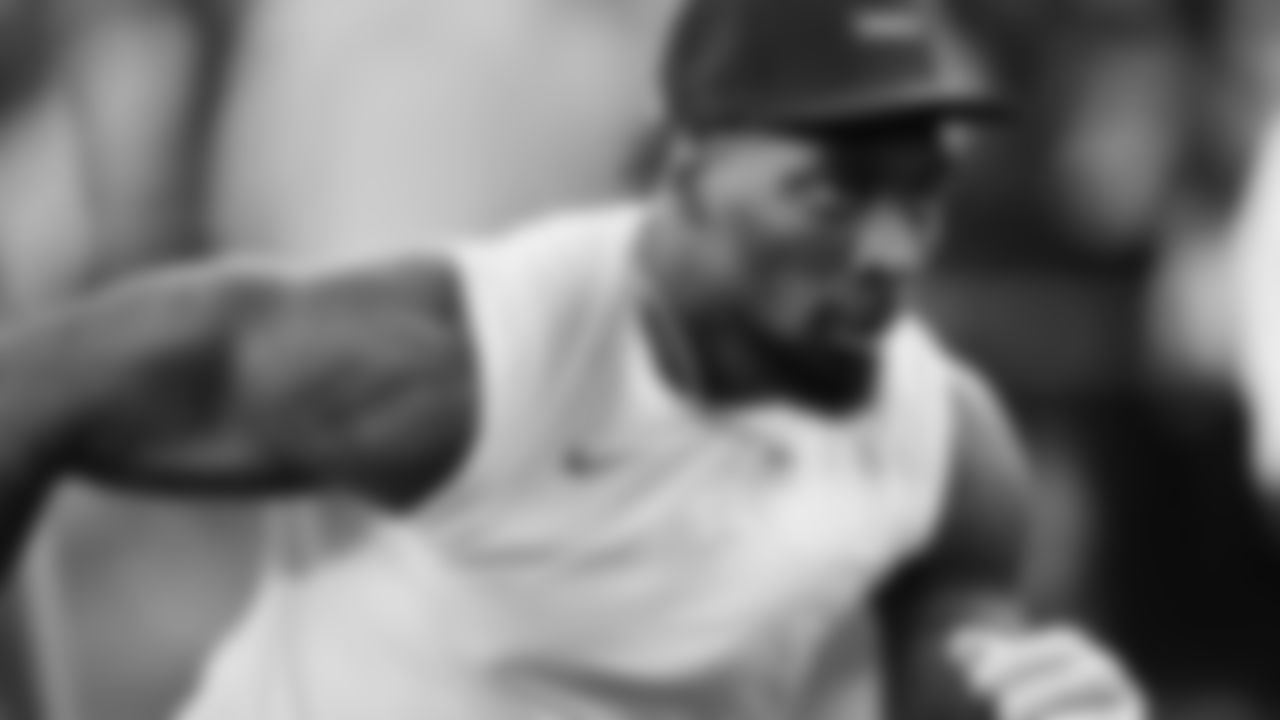 Seahawks defensive end DeMarcus Lawrence (0) warms up at Levi's Stadium for the Week 18 matchup vs. the 49ers.