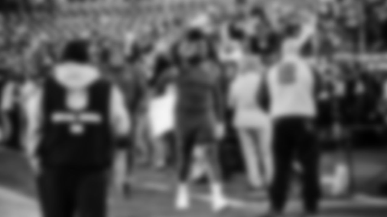 Seahawks defensive end Leonard Williams (99) warms up at Northwest Stadium for the Sunday Night Football matchup at the Washington Commanders in Week 9.