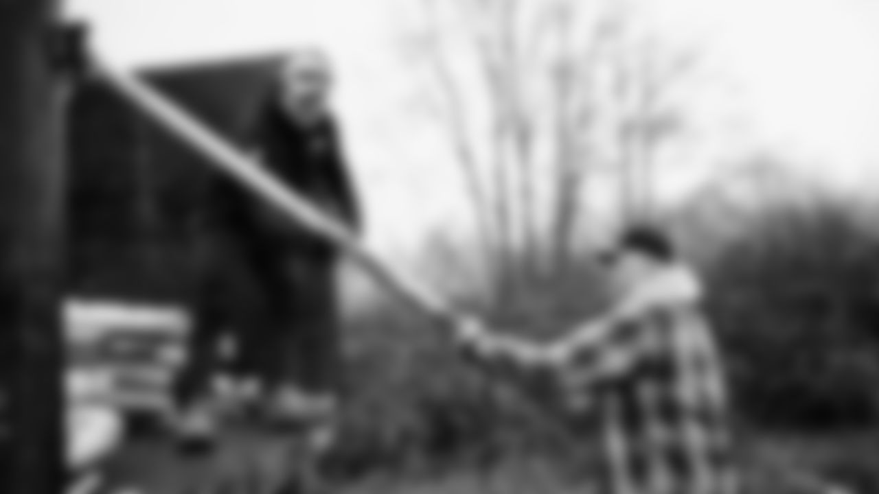 The Seahawks and Legend Norm Johnson spent the day volunteering at a farm in Snohomish County on January 8, 2026.