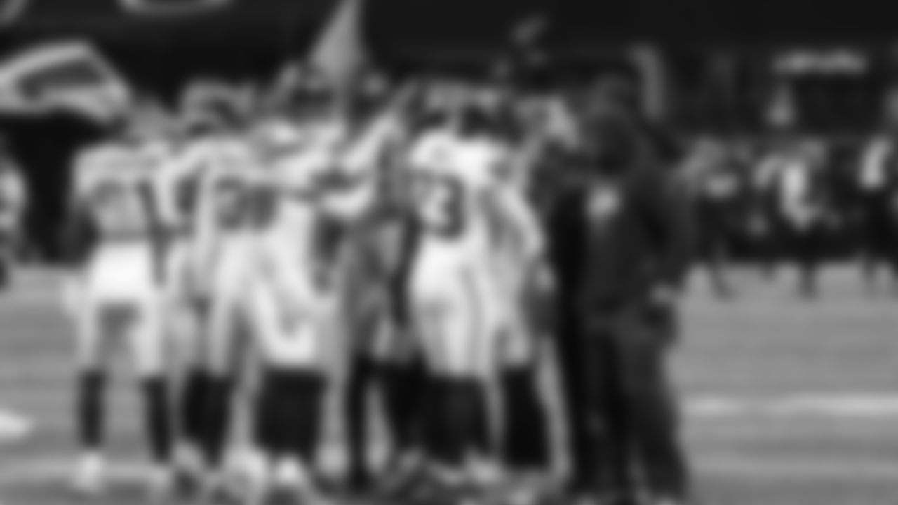 The Seahawks warm up at Mercedes-Benz Stadium for the Week 14 matchup vs. the Atlanta Falcons.