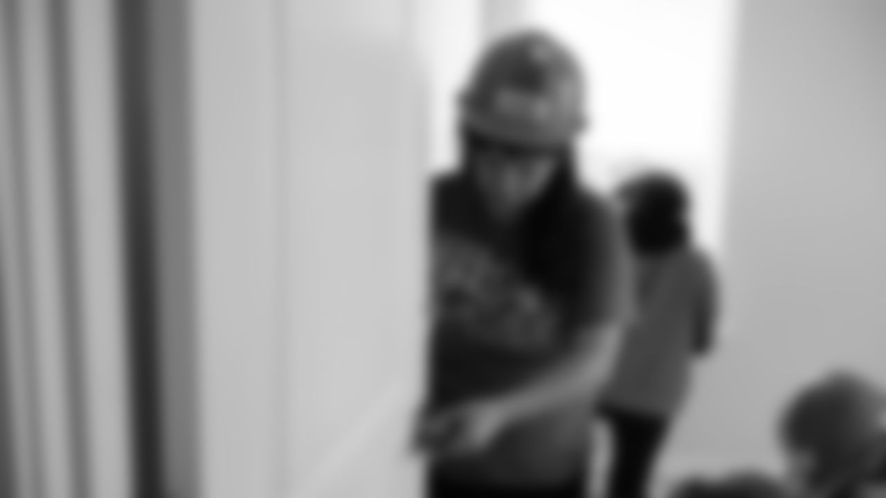 In recognition of Salute to Service Month, the Seahawks and Starbucks joined forces to learn, share, and build together to help provide affordable, stable housing to Veterans in our community.