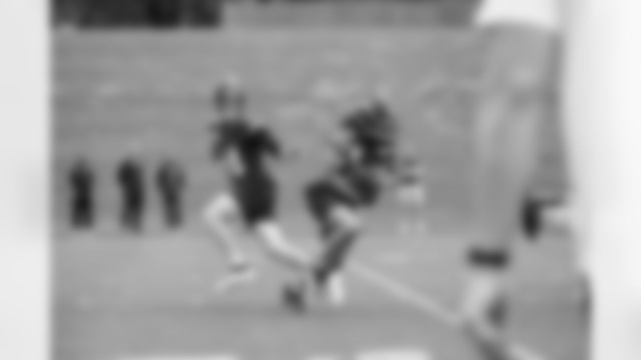 Seahawks running back Zach Charbonnet (26) participated in the Seahawks 2025 offseason workout program.
