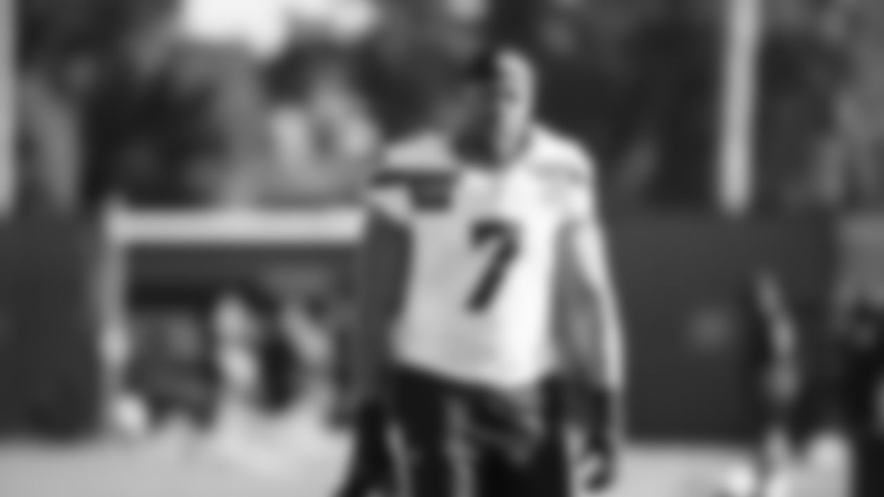 Seahawks linebacker Uchenna Nwosu (7) practiced on Wednesday, February 4, 2026 in San Jose, California.