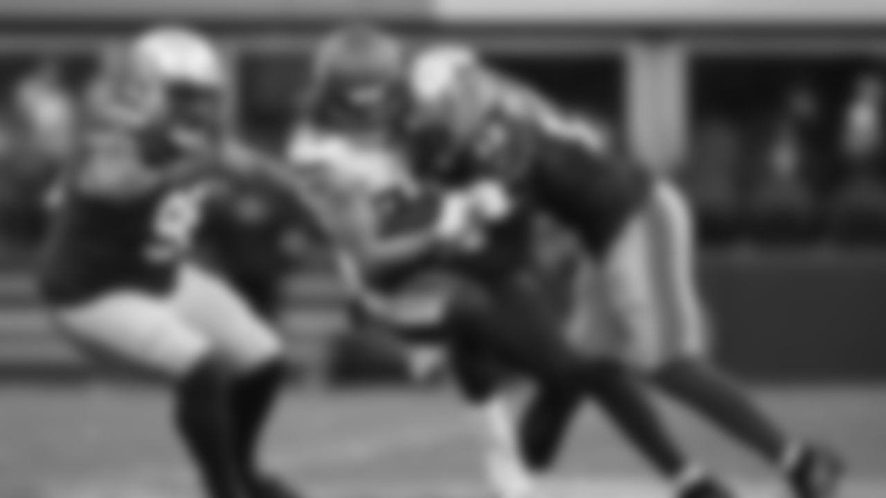 Seahawks linebacker Ernest Jones IV (13) vs. the Minnesota Vikings in Week 13.