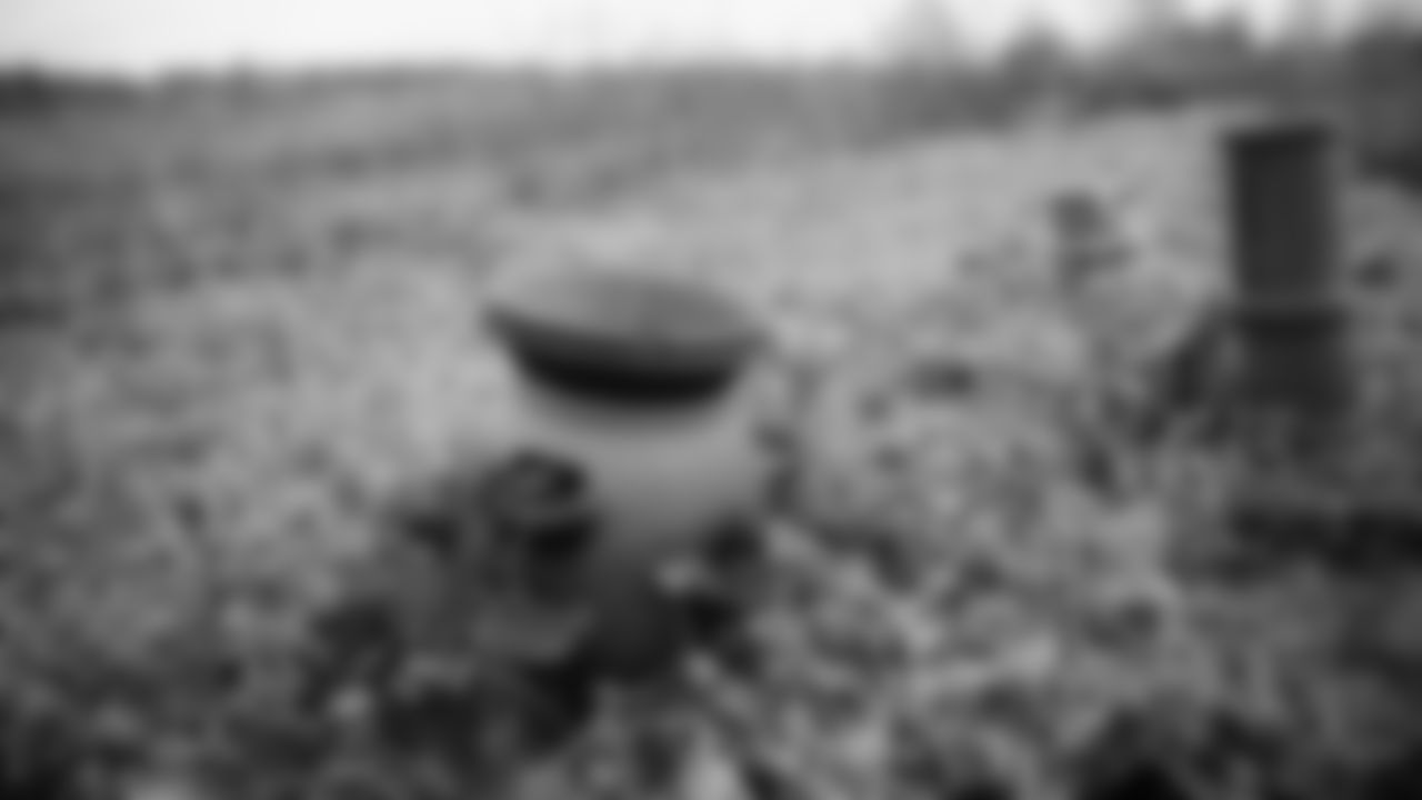 The Seahawks and Legend Norm Johnson spent the day volunteering at a farm in Snohomish County on January 8, 2026.