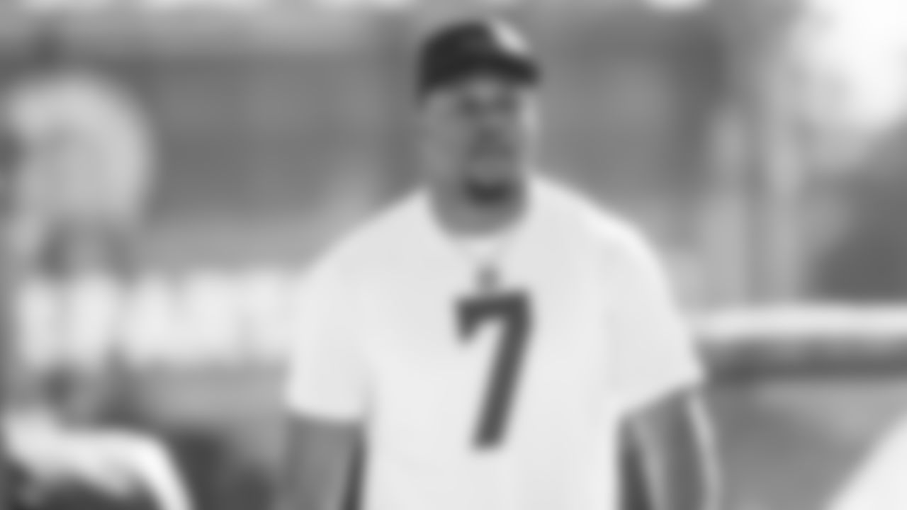 Seahawks linebacker Uchenna Nwosu (7) practiced on Wednesday, February 4, 2026 in San Jose, California.