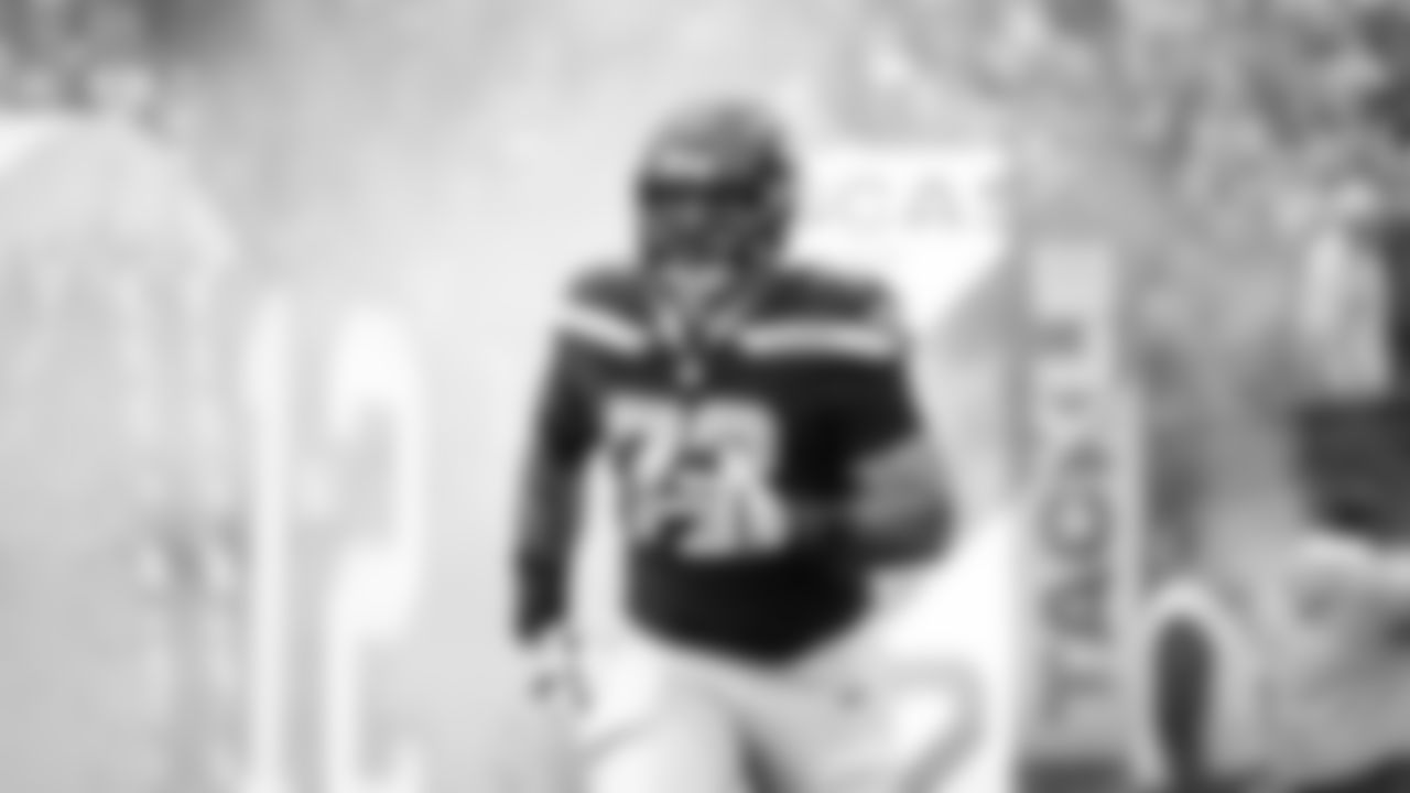 Seahawks right tackle Abraham Lucas (74)