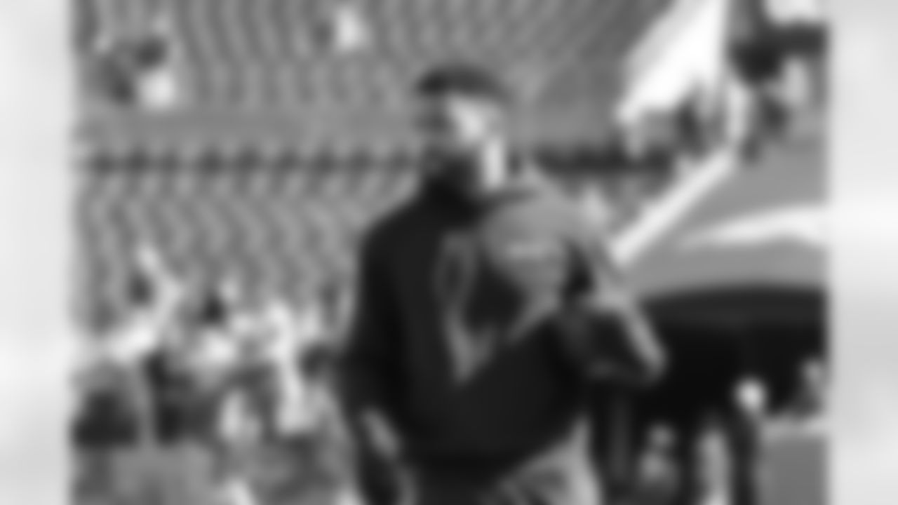 Seahawks safety Julian Love (20) warms up for the upcoming matchup with the Ravens at M&T Bank Stadium on Sunday, November 5, 2023.
