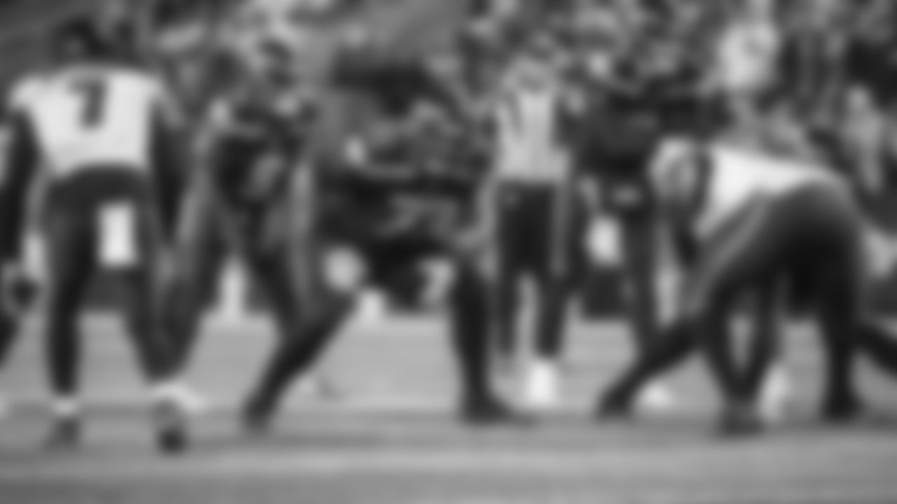 Seahawks right tackle Abraham Lucas (74)