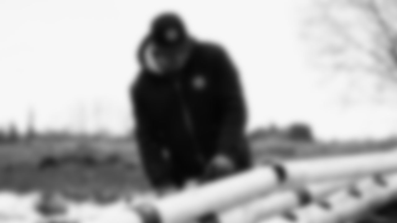 The Seahawks and Legend Norm Johnson spent the day volunteering at a farm in Snohomish County on January 8, 2026.