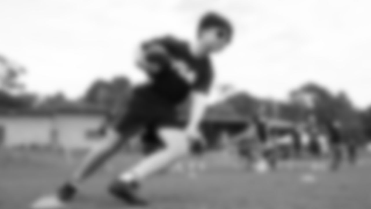 The Seahawks hosted a Seahawks Flag Football camp in Sydney, Australia where local kids had the opportunity to compete alongside Seahawks Legend Cliff Avril.