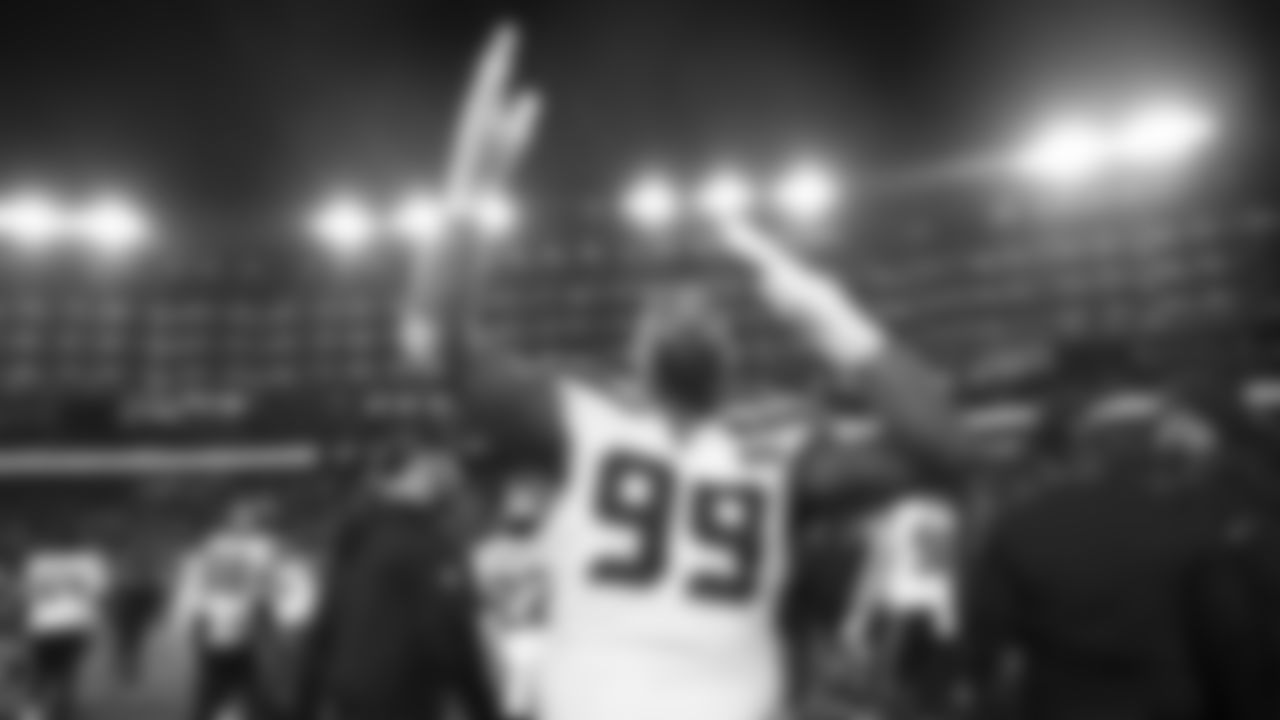 The Seahawks celebrated the win vs. the 49ers at Levi's Stadium in Week 18.